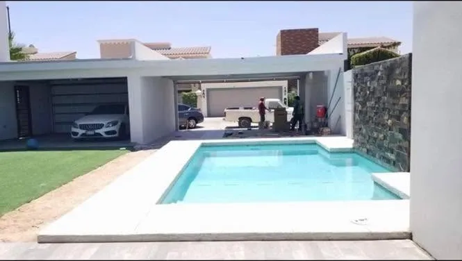Alberca construida por Arma